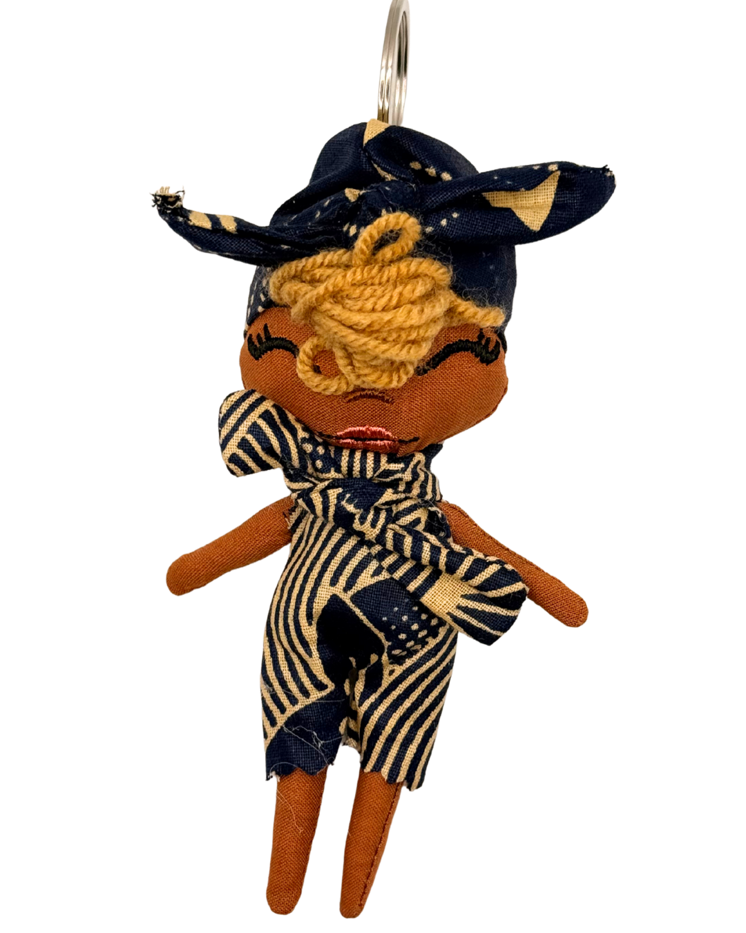 Douclé 6 – La poupée porte-clés faite main | Den Baya