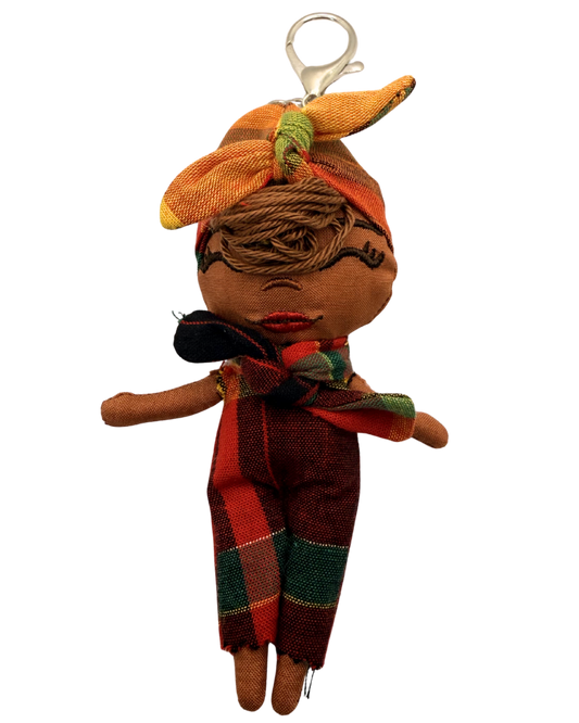 Douclé 23 – La poupée porte-clés faite main | Den Baya
