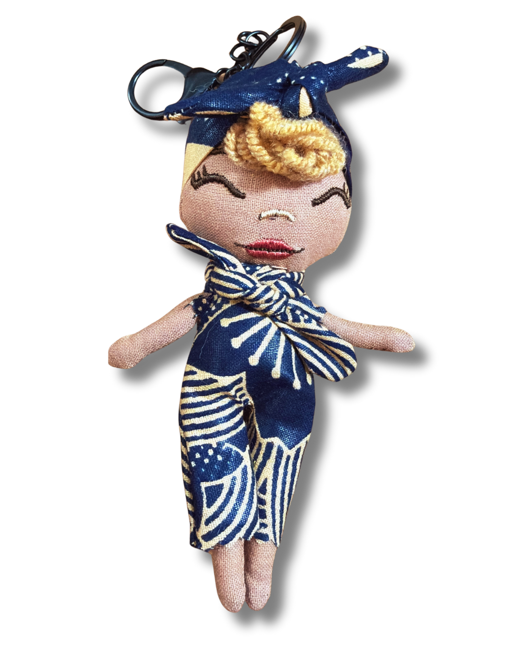 Douclé 24 – La poupée porte-clés faite main | Den Baya