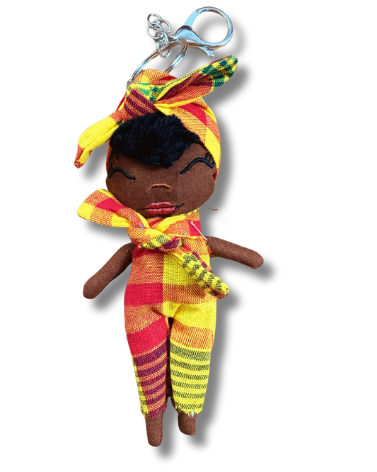Douclé 13 – La poupée porte-clés faite main | Den Baya