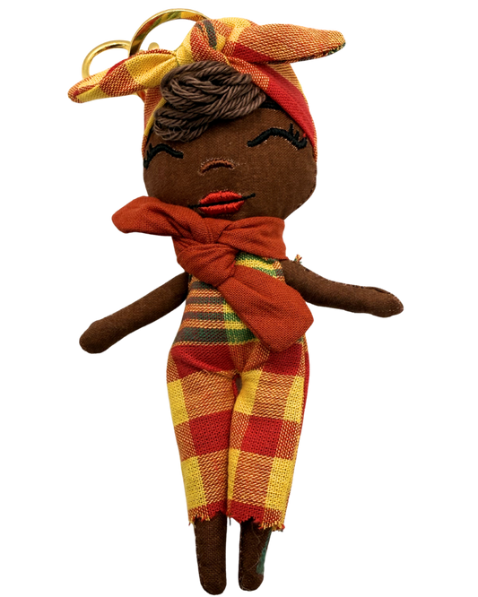 Douclé 20 – La poupée porte-clés faite main | Den Baya