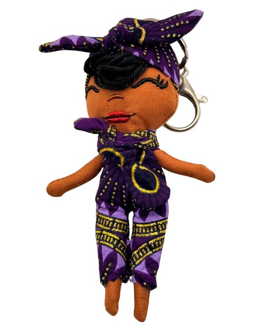 Douclé 23 – La poupée porte-clés faite main | Den Baya