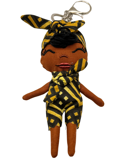 Douclé 22 – La poupée porte-clés faite main | Den Baya