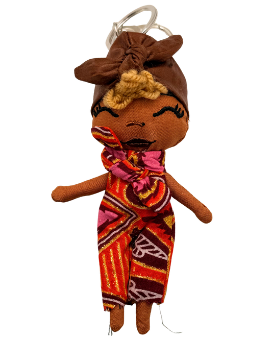 Douclé 13 – La poupée porte-clés faite main | Den Baya