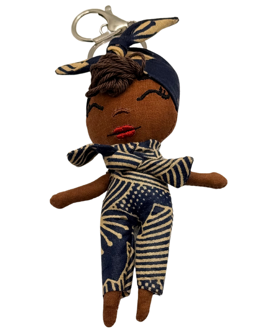 Douclé 30 – La poupée porte-clés faite main | Den Baya